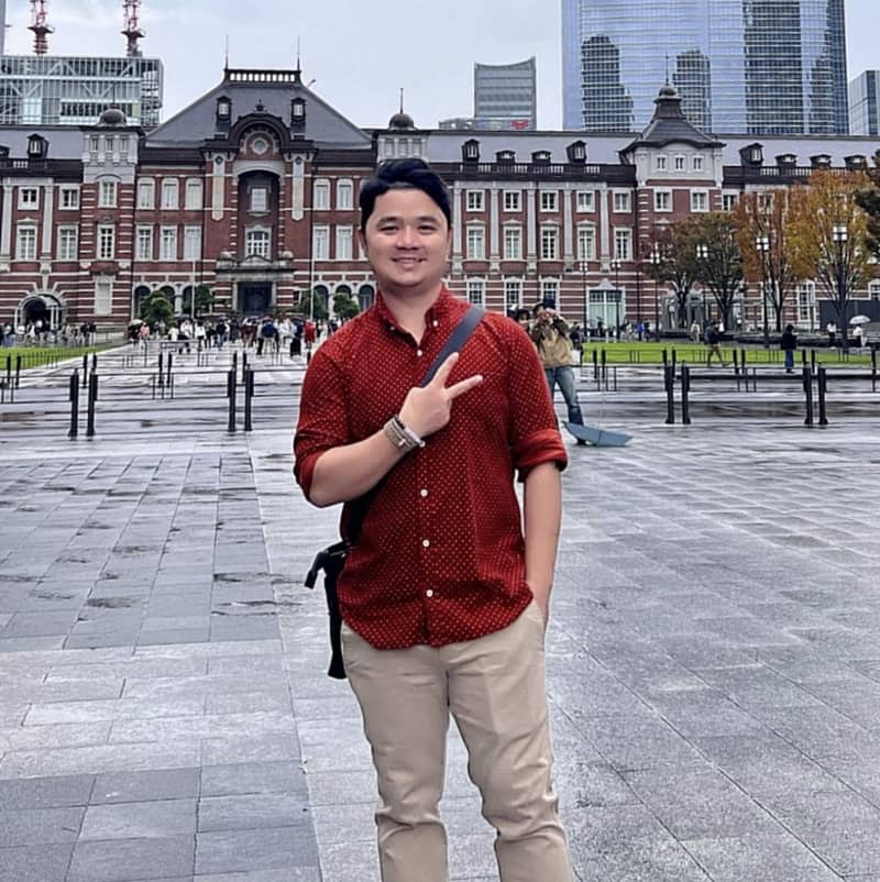 Tác giả Võ Hoàng Long tại aripratama.com